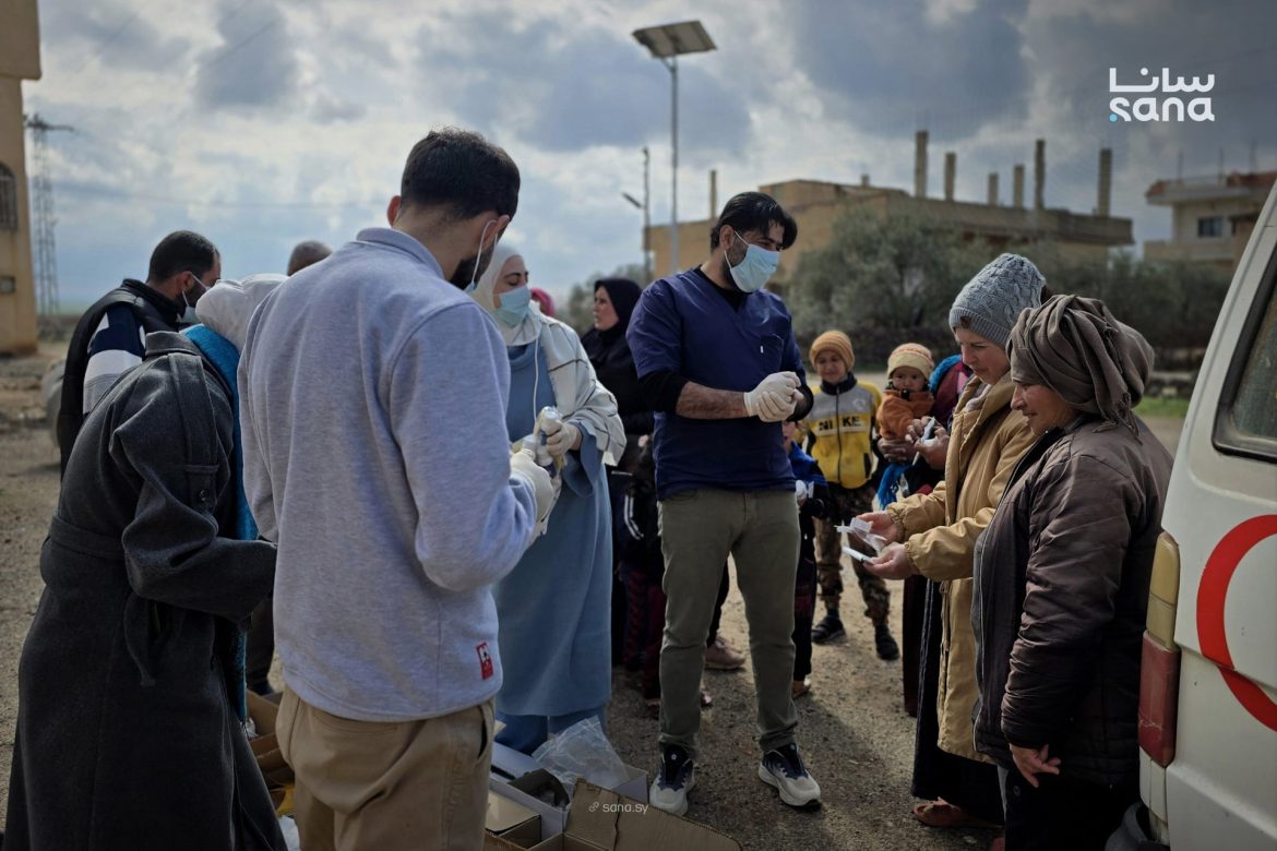 عيادات صحية متنقلة عم تقدم خدماتها للعائلات المهجرة بريف السويدا ودرعا