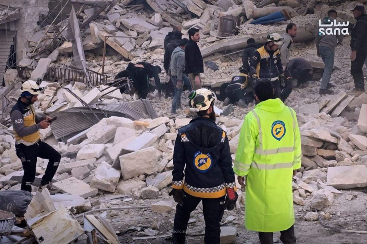 وزير الطوارئ: فرق وآليات عم تتحرك لمبنى حلب المنهار