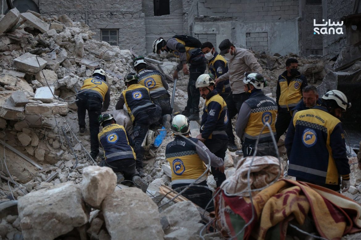 فرق الإنقاذ بحلب لقت جثتين بعد ما انهارت بناية بحي الأشرفية