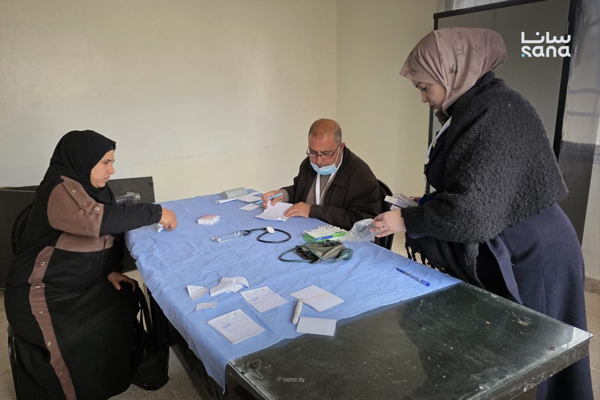 عيادة متنقلة من لمسة شفا بتقدّم خدمات صحية بعين ذكر بريف درعا الغربي