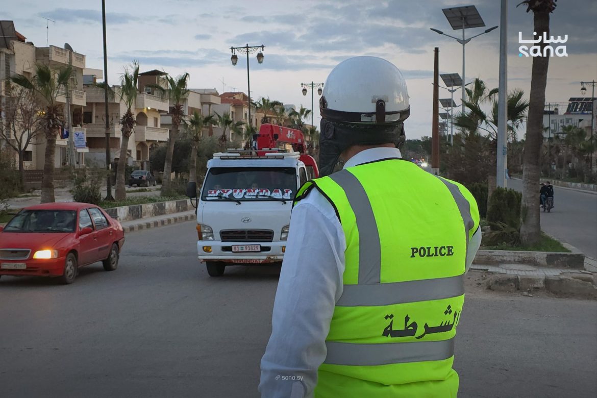 شرطة مرور درعا عم تكثّف شغلها لتنظيم السير بعد ما راحت الإشارات الضوئية
