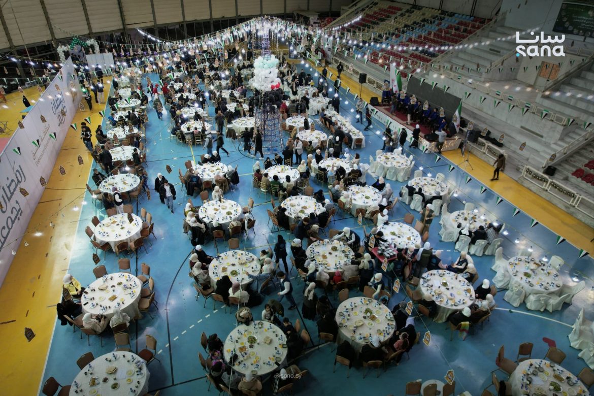 إفطار كبير بدمشق جمع 500 محرر من سجن صيدنايا بهمة الجهات المحلية