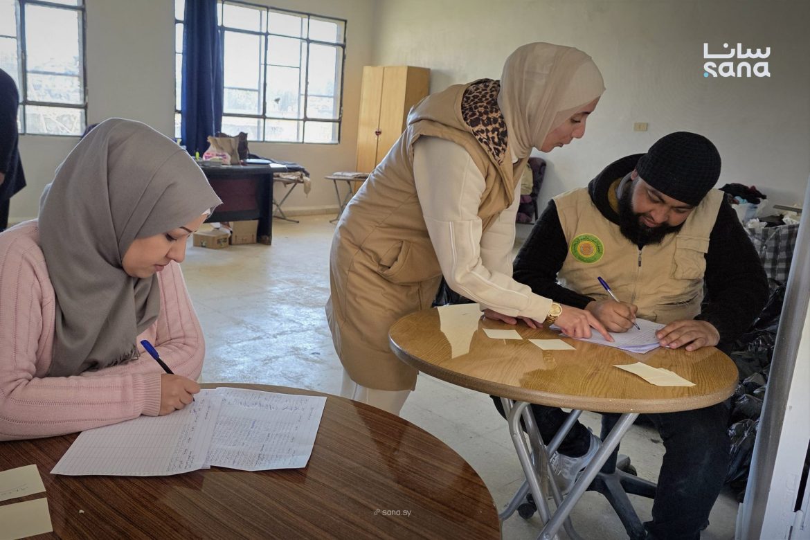 الجمعية السورية للمعاقين جسدياً بالقنيطرة عم توزع مساعدات أكل ونظافة بخان أرنبة