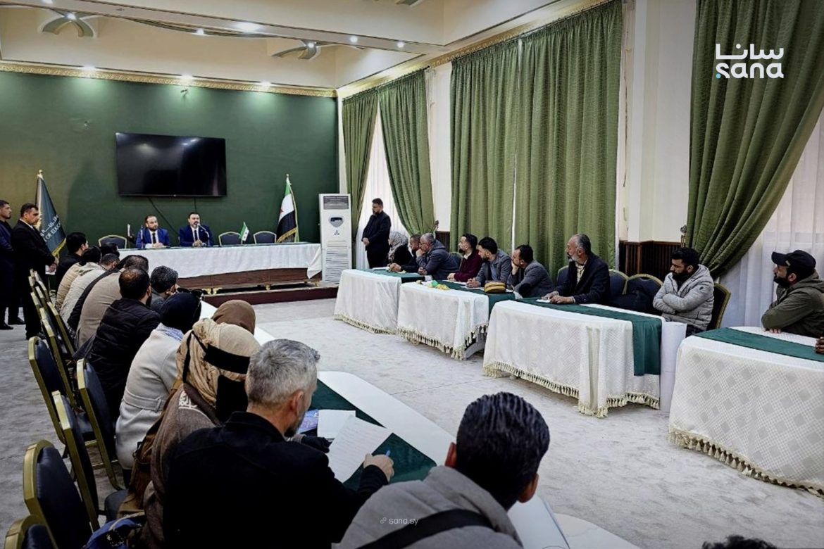 وزير التربية بيجتمع مع أساتذة الرقة وبيحكي عن أوضاعن وتطوير التعليم