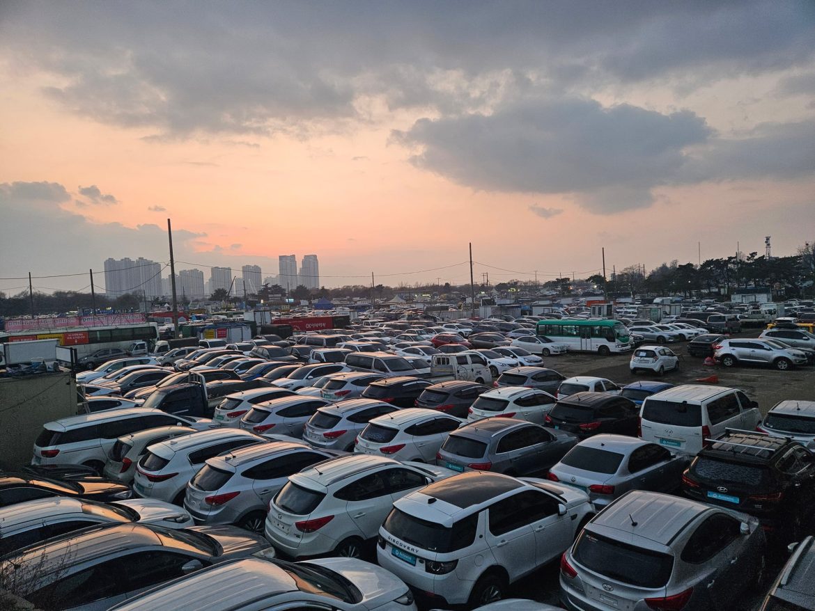 حرب أميركا وإيران عم تخنق طرق الشرق الأوسط وتضرب صادرات كوريا الجنوبية للسيارات المستعملة