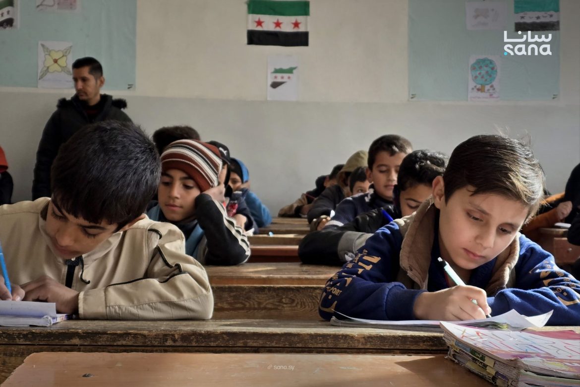دير الزور: التعليم عم يرجع أقوى و225 ألف طالب رجعوا لمدارسهن