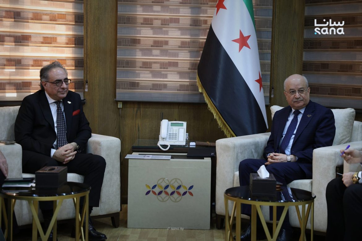 وزير النقل والصناعيين عم يحكوا كيف يدعموا الصناعة وخدمات النقل