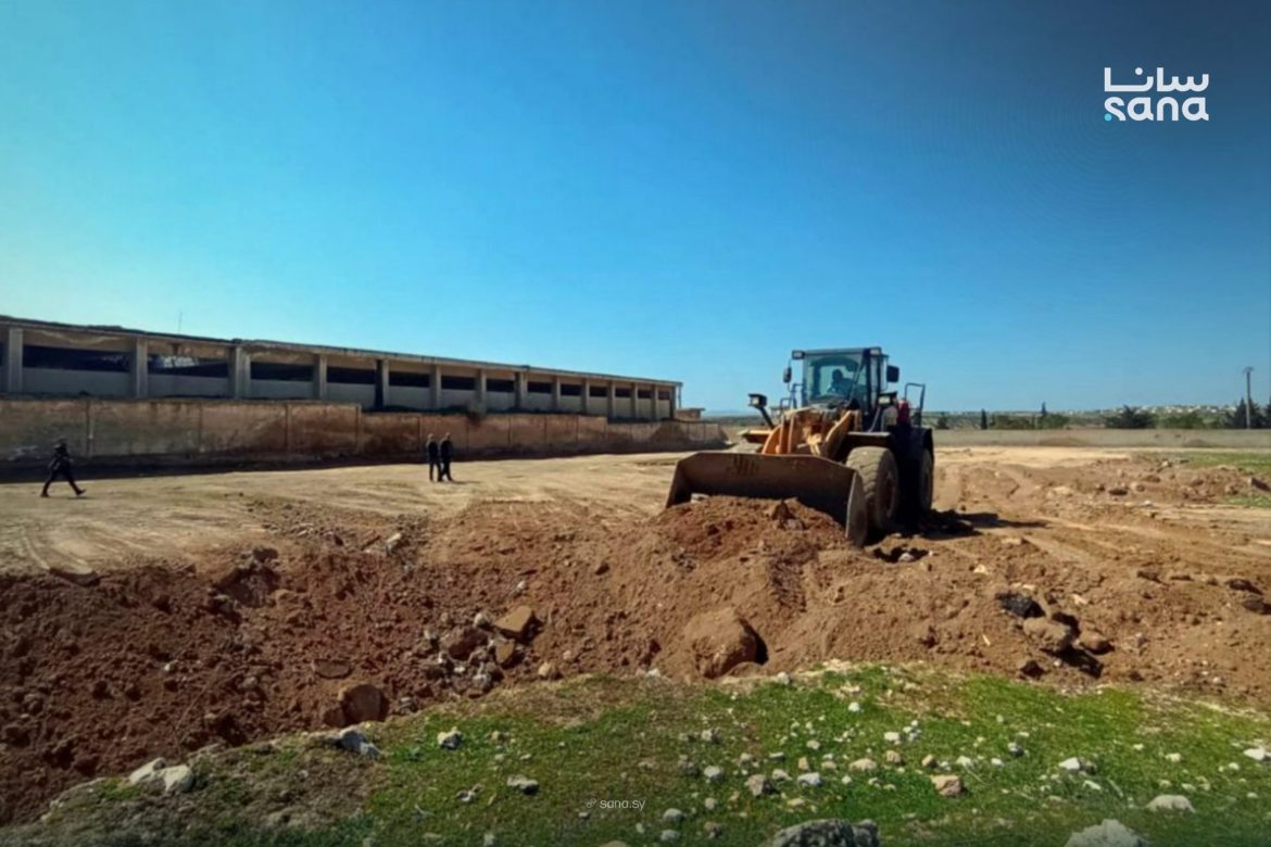 فرع الحبوب بإدلب عم يجهز مركز سراقب لاستقبال القمح من الفلاحين