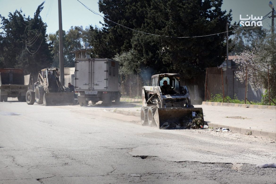 حملة كبيرة للنظافة بالرمل الجنوبي باللاذقية مشان يحسنوا الخدمات ويجمّلوا المدينة