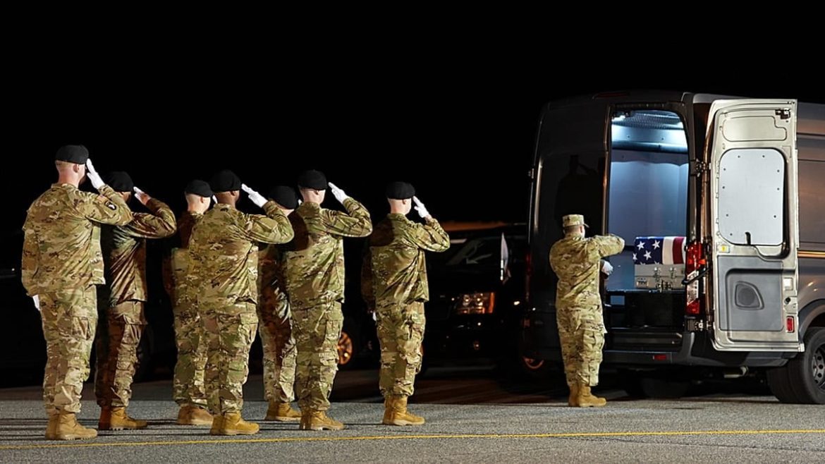 فيديو انتشر وعمل بلبلة: هل سحبت أمريكا قواتها من قواعدها بالشرق الأوسط؟